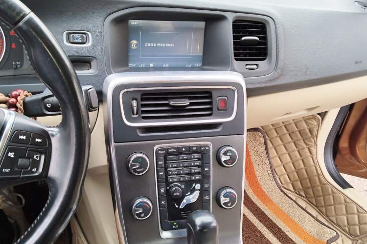 Used Volvo S60 2011 2.0T Zhiya Edition
