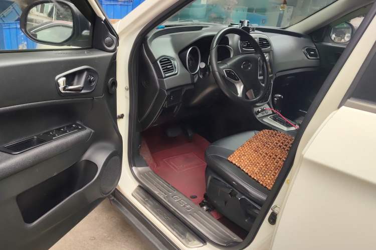 Used GAC Trumpchi GS5 2014 1.8T Automatic Two-Wheel Drive Supreme Edition Driver Seat