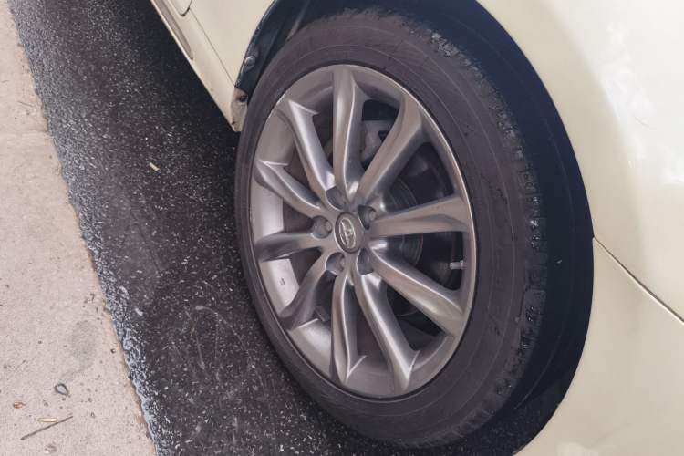 Used Toyota Reiz 2013 2.5V Shangrui Edition Right Front Wheel Hub