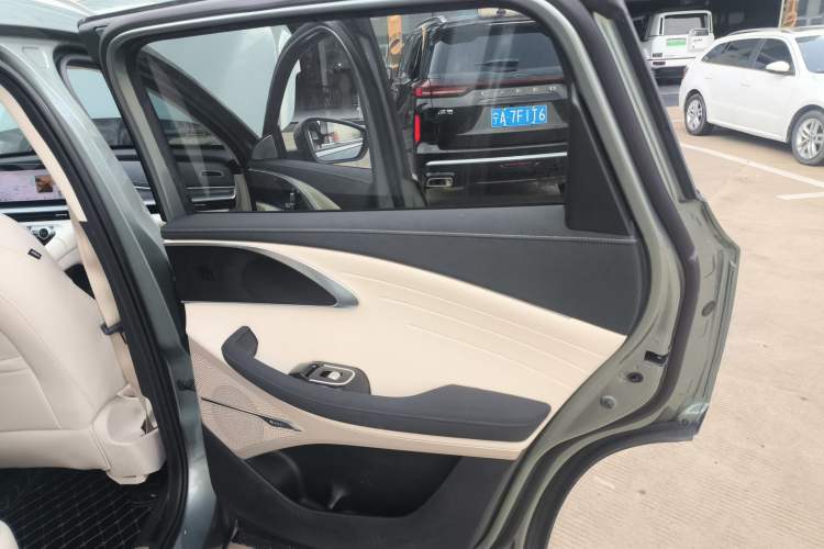 Used EXEED Lingyun 2024 300T Two-Wheel Drive Starlight Edition
