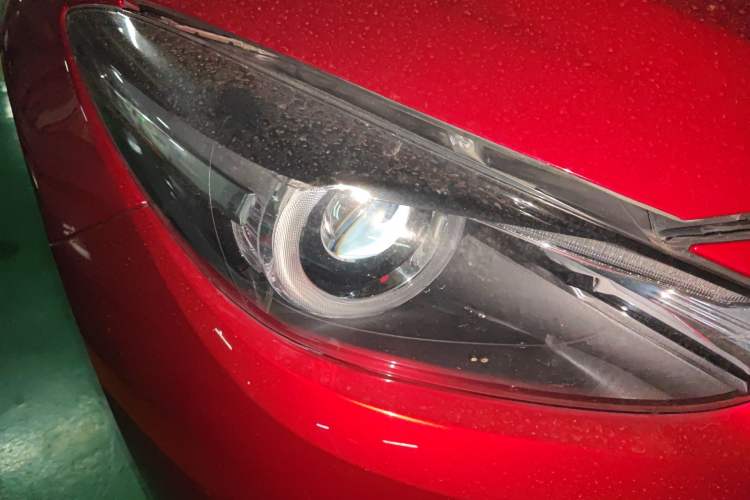 Used Mazda 3 Axela 2017 Hatchback 1.5L Automatic Luxury Model Emission Standard China V