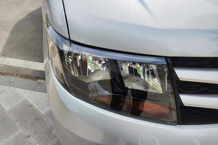 Used JAC Refine M3 2019 PLUS Maker Edition 1.8L Luxury Model Right Front Headlight