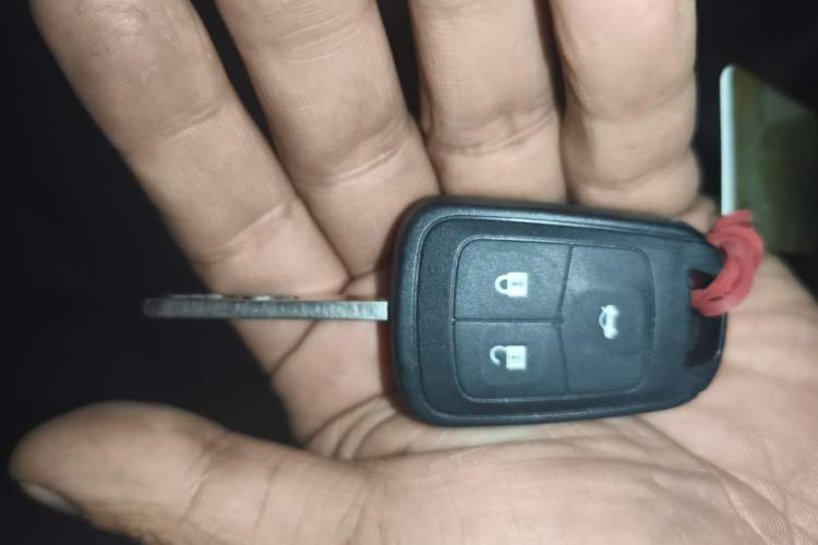 Used Chevrolet Aveo Sonic 2011 Sedan 1.6L Manual Transmission SX