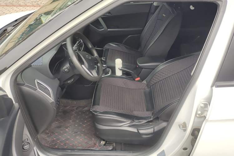 Used Hyundai ix25 2017 1.6L Manual Fashion Model