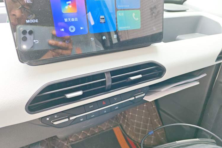 Used Geely Galaxy Panda 2024 Panda Mini 200km Endurance Bear Audio And AC Panel