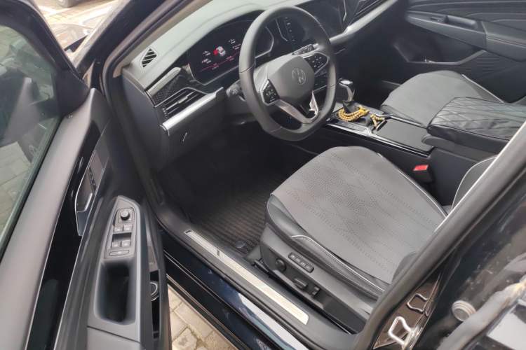 Used Volkswagen Passat 2023 Restyled 330TSI Starry Luxury Edition
