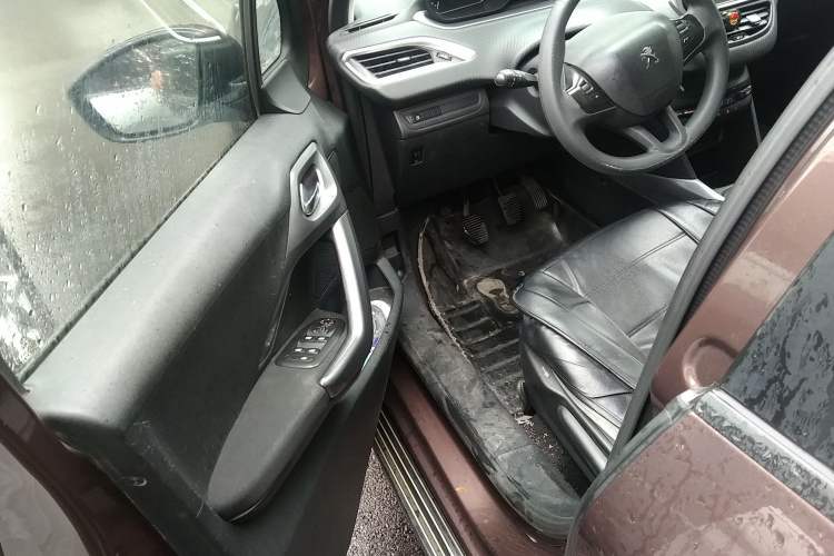 Used Peugeot 2008 2014 1.6L Manual Fashion Edition Driver Seat