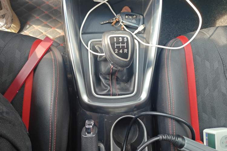 Used BAIC Senova D50 2018 1.5L Manual Luxury Intelligent Driving Version Gear Lever