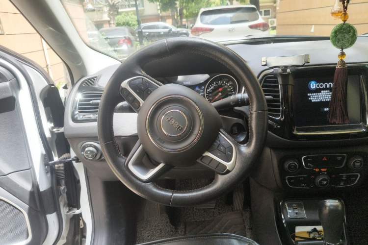 Used Jeep Compass 2019 220T Automatic Family Edition

