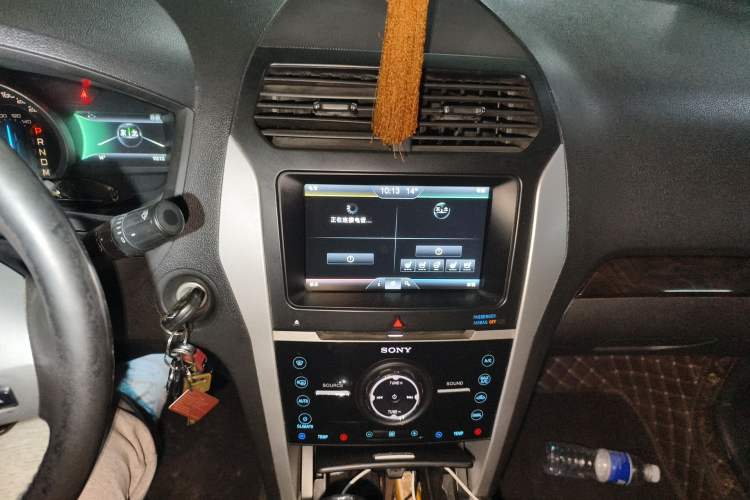 Used Ford Explorer 2013 3.5L Deluxe Model Audio And AC Panel