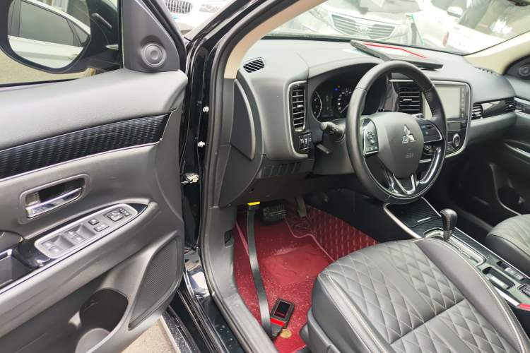 Used Mitsubishi Outlander 2021 Revised Version 2.0L Two-Wheel Drive Enjoyment Edition 5 Seats
