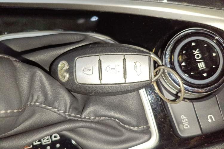 Used Infiniti Q50L 2018 2.0T Comfort Edition China VI Standard Interior 1