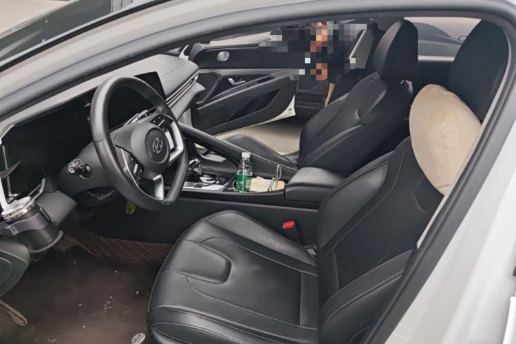 Used Hyundai Elantra 2022 1.5L CVT LUX Prestige Edition
