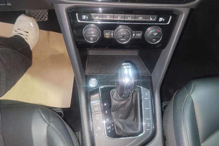 Used Volkswagen Tharu 2019 280TSI Two-Wheel Drive Luxury Edition China V Standard Gear Lever