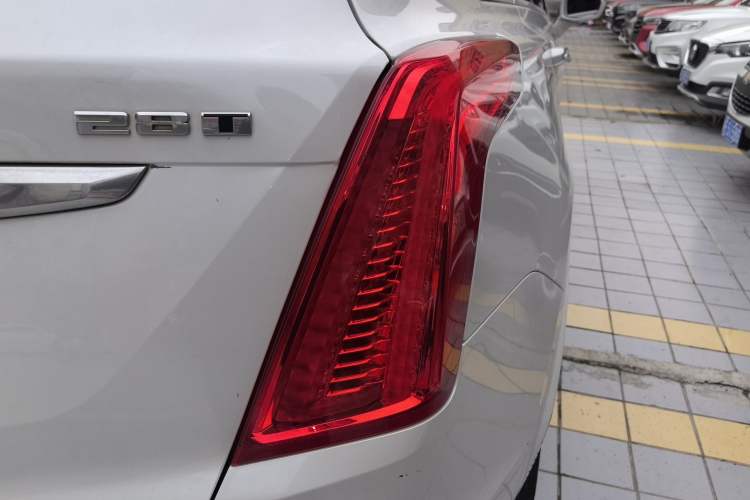 Used Cadillac XT5 2017 Anniversary Edition 28T Four-Wheel Drive Tech Model