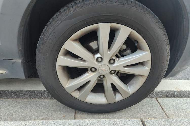 Used Chevrolet Captiva 2015 2.4L 4x4 Flagship Edition 7-Seater
