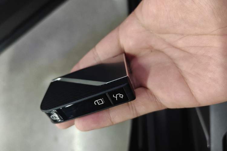 Used Lynk & Co 05 2020 2.0TD Two-Wheel Drive Shine Halo Vehicle Key