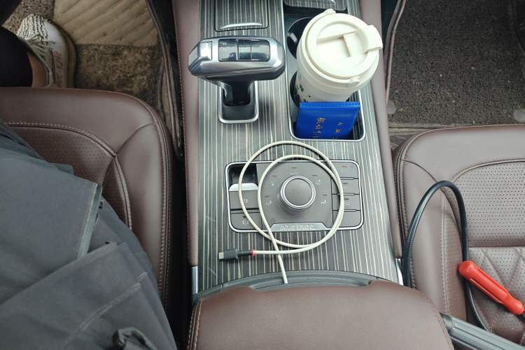 Used Haval H9 2020 2.0T Gasoline 4x4 Luxury 7-Seater Gear Lever