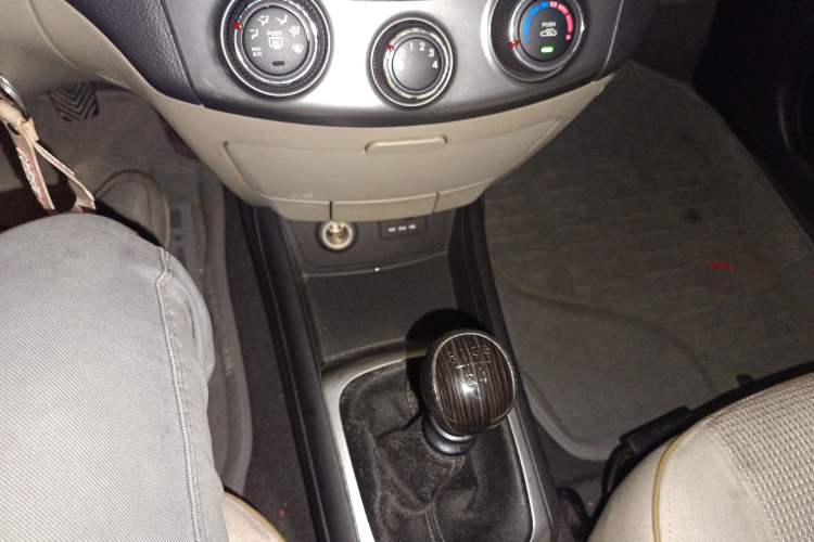 Used Hyundai Celesta 2011 1.6L Manual Comfort Edition
