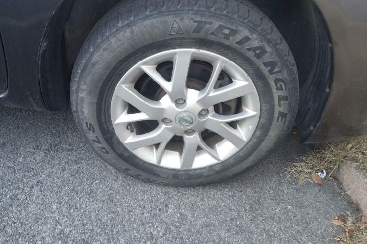 Used Nissan Sunny 2015 1.5XE Manual Comfort Edition