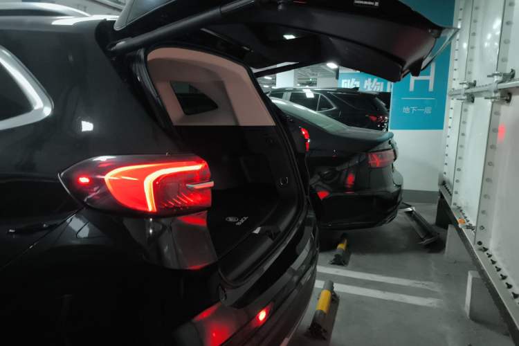 Used Buick Envision 2022 Encore Plus 652T Five-Seat Luxury Model