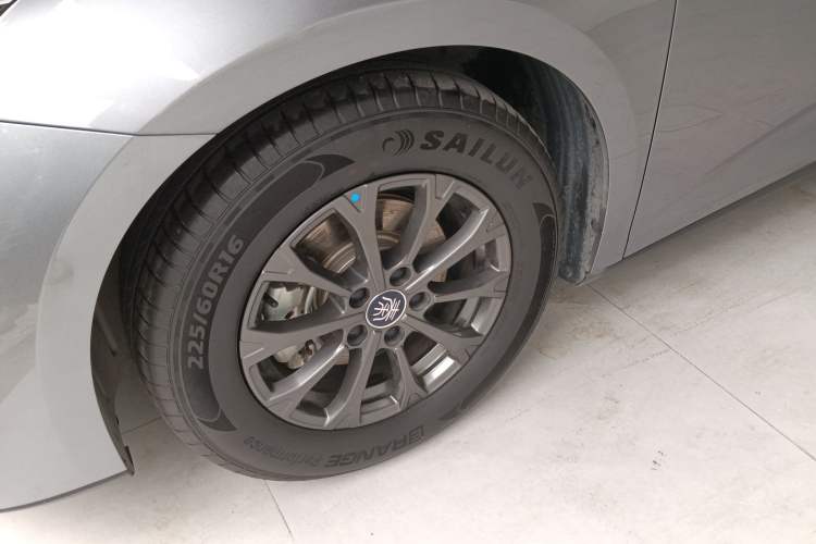 Used BYD Qin L 2024 DM-i 80KM Leading Model Left Front Wheel Hub