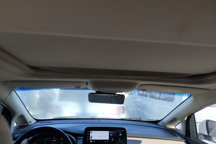 Used Buick GL8 2023 Land Executive Class Deluxe Model Headliner