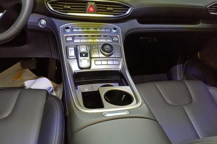 Used Hyundai Santa Fe 2023 Traveler 380T GDi Automatic Two-Wheel Drive GLX Elite Edition