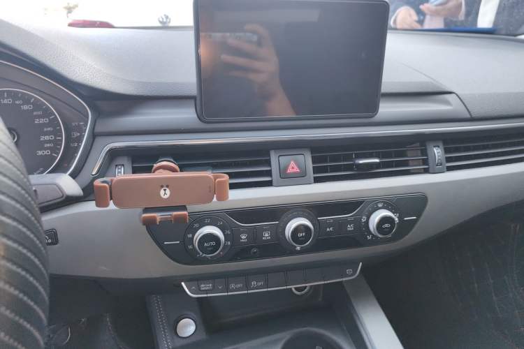 Used Audi A4L 2017 40 TFSI Ambition Edition
