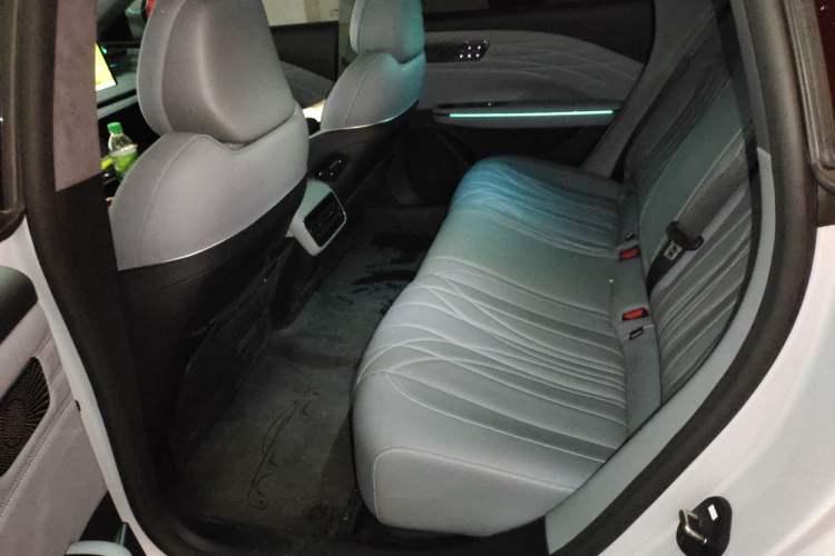 Used Geely Galaxy E8 2025 700 km Long-Range Intelligent Driving Version