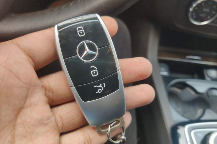 Used Mercedes-Benz GLS  Vehicle Key