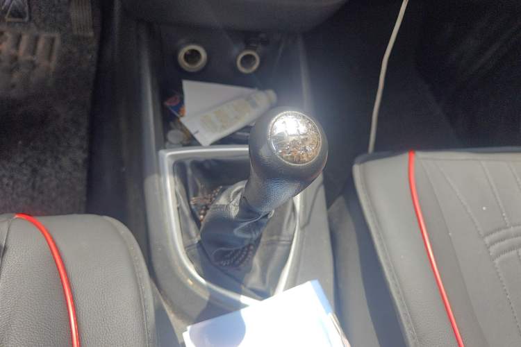 Used CHANGAN KAICHENG Ounuo S 2017 1.5L Ouno S Standard Edition EA15-AB Gear Lever