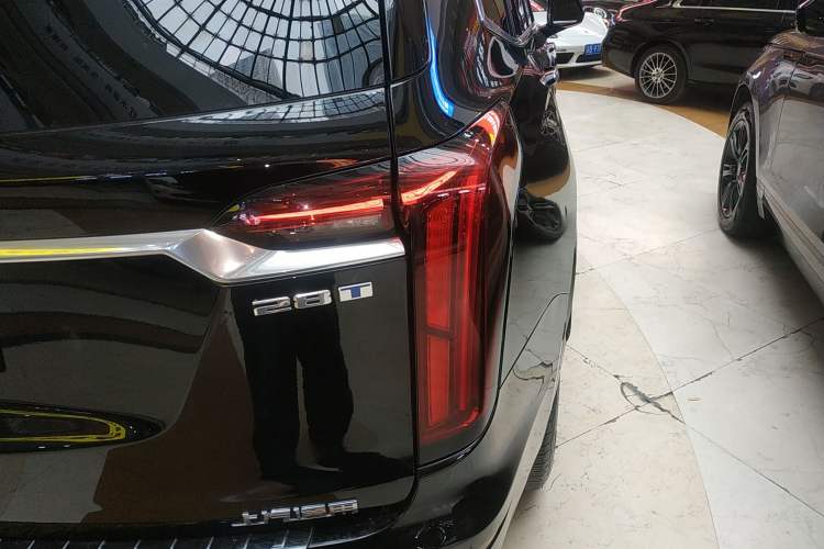 Used Cadillac XT6 2022 2.0T Six-Seater Four-Wheel Drive Luxury Version Right Rear Taillight