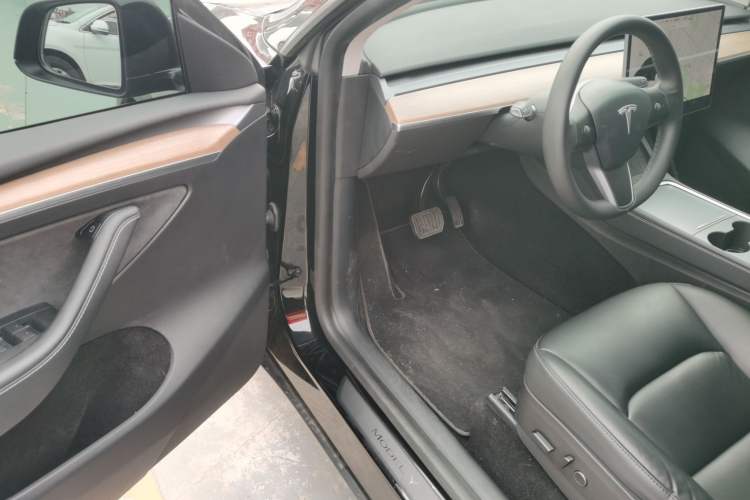 Used Tesla Model Y 2021 Standard Range Rear-Wheel Drive Version