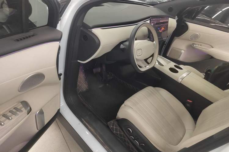 Used CHANGAN NEVO E07 2025 All-Electric Two-Wheel Drive 90 kWh Pro Smart Version Driver Seat