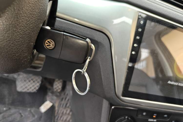 Used Volkswagen Lavida 2015 1.6L Automatic Comfort Edition Vehicle Key