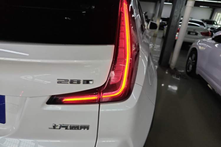 Used Cadillac XT4 2020 28T Two-Wheel Drive Tech Version