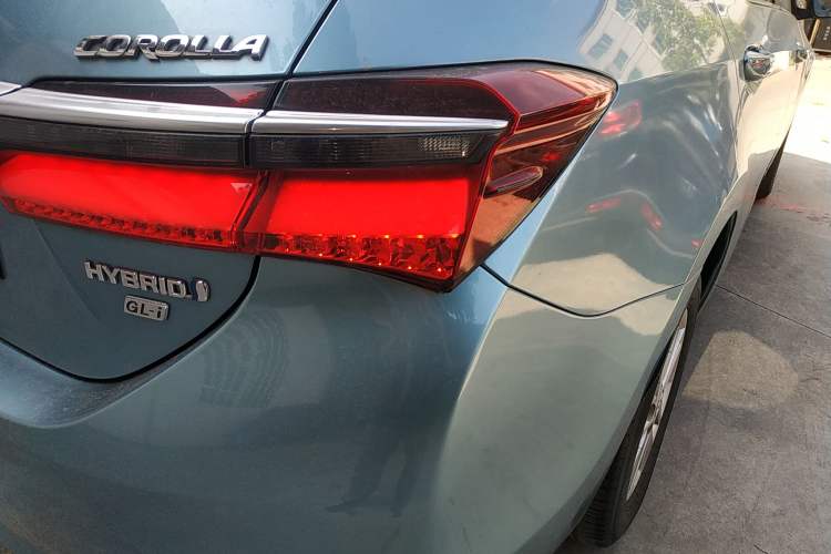 Used Toyota Corolla 2016 Dual-Engine 1.8L E-CVT Pioneer Edition