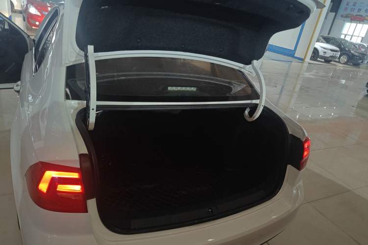 Used Volkswagen Bora 2018 1.5L Manual Fashion Model