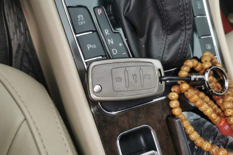 Used Volkswagen Passat 2014 3.0L V6 DSG Flagship Edition