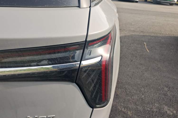 Used Hongqi HS7 PHEV 2024 2.0T PHEV Four-Wheel-Drive Flagship Edition 6 Seats
