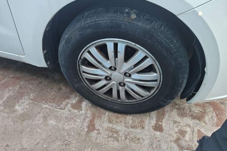 Used Kia K2 2012 Sedan 1.4L MT GLS Commemorative Edition