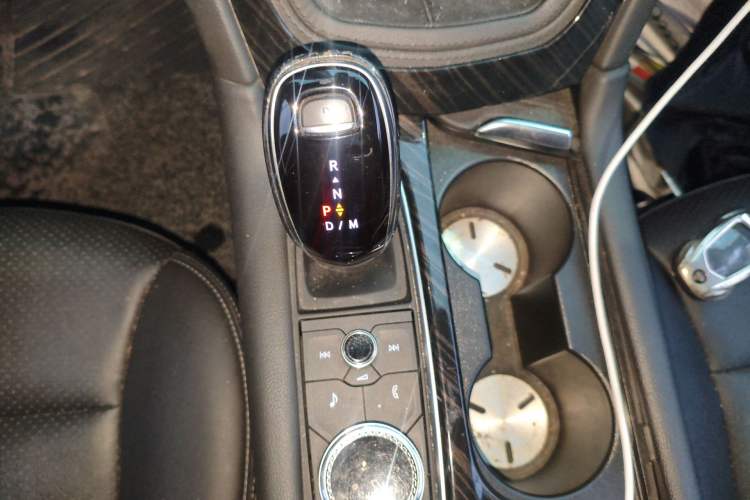 Used Cadillac XT5 2021 28T Luxury Model Gear Lever