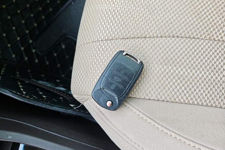 Used Baojun 310W 2017 1.5L Manual Comfort Version China VI Emission Standard