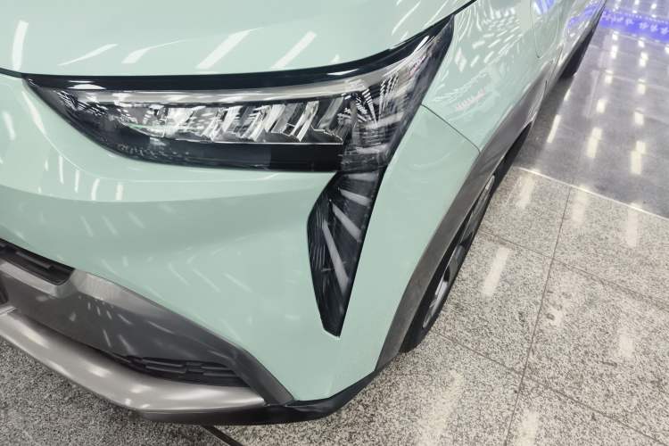 Used AION Y 2022 70 Intelligent Edition Lithium Iron Phosphate Left Front Headlight