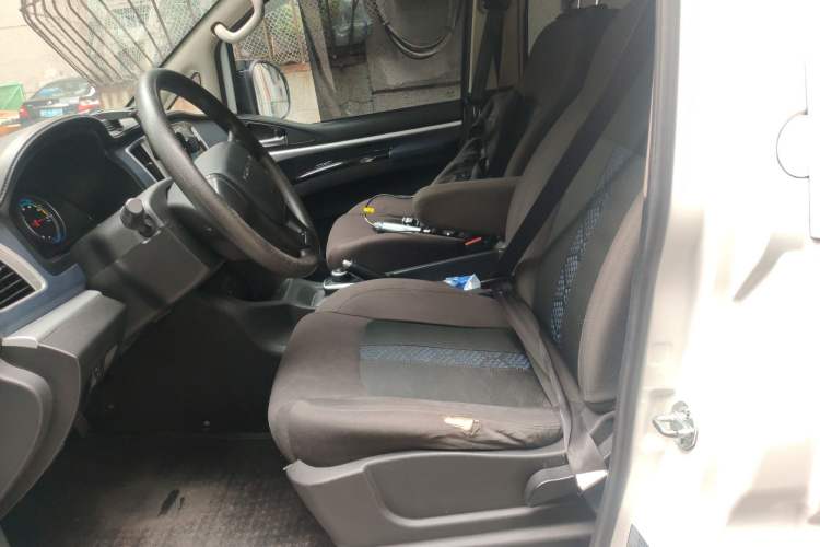 Used FORTHING Lingzhi M5 2022 Standard Version Base Model 7 Seats
