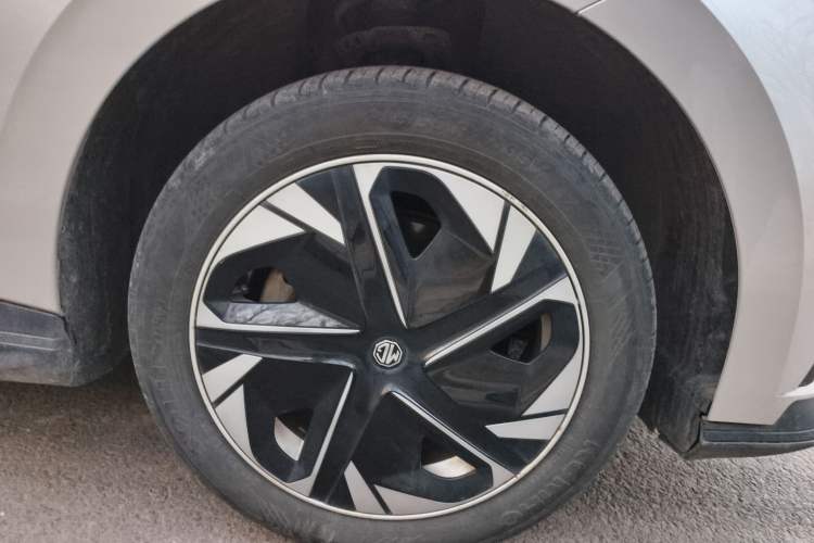 Used MG 4 EV 2023 415 km Range Sea-Faring Champion Edition Right Front Wheel Hub