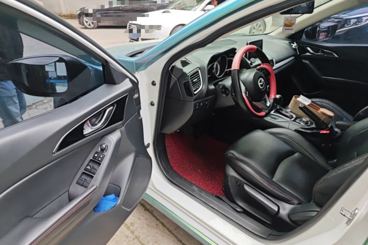 Used Mazda 3 Axela 2014 Sedan 2.0L Automatic Sport Model Driver Seat