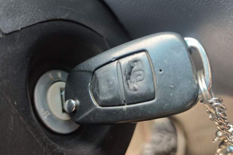 Ojetý Baojun Lechi 2012 Revised 1.0L Manual P-TEC Standard Edition