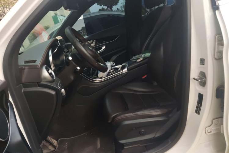 Used Mercedes-Benz GLC 2017 GLC 260 4MATIC Luxury Model
